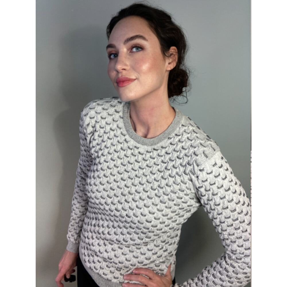 Opening Ceremony Light Gray Long Sleeve Sweater Lightweight Scales Texture Sz M